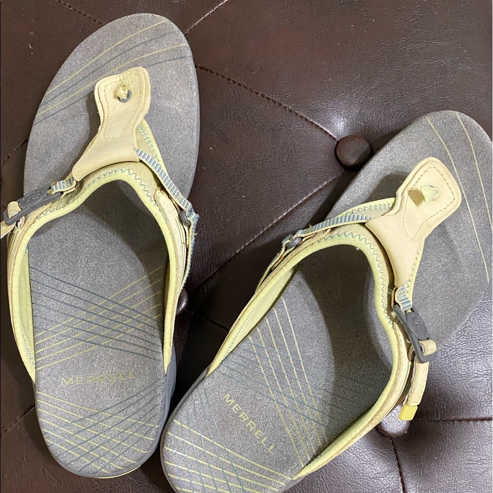 Merrill size 8 lime green sandals